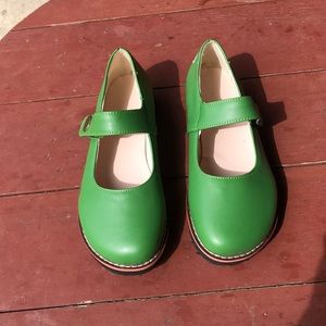 Women’s New Mary Jane Green Leather size 39 or 9